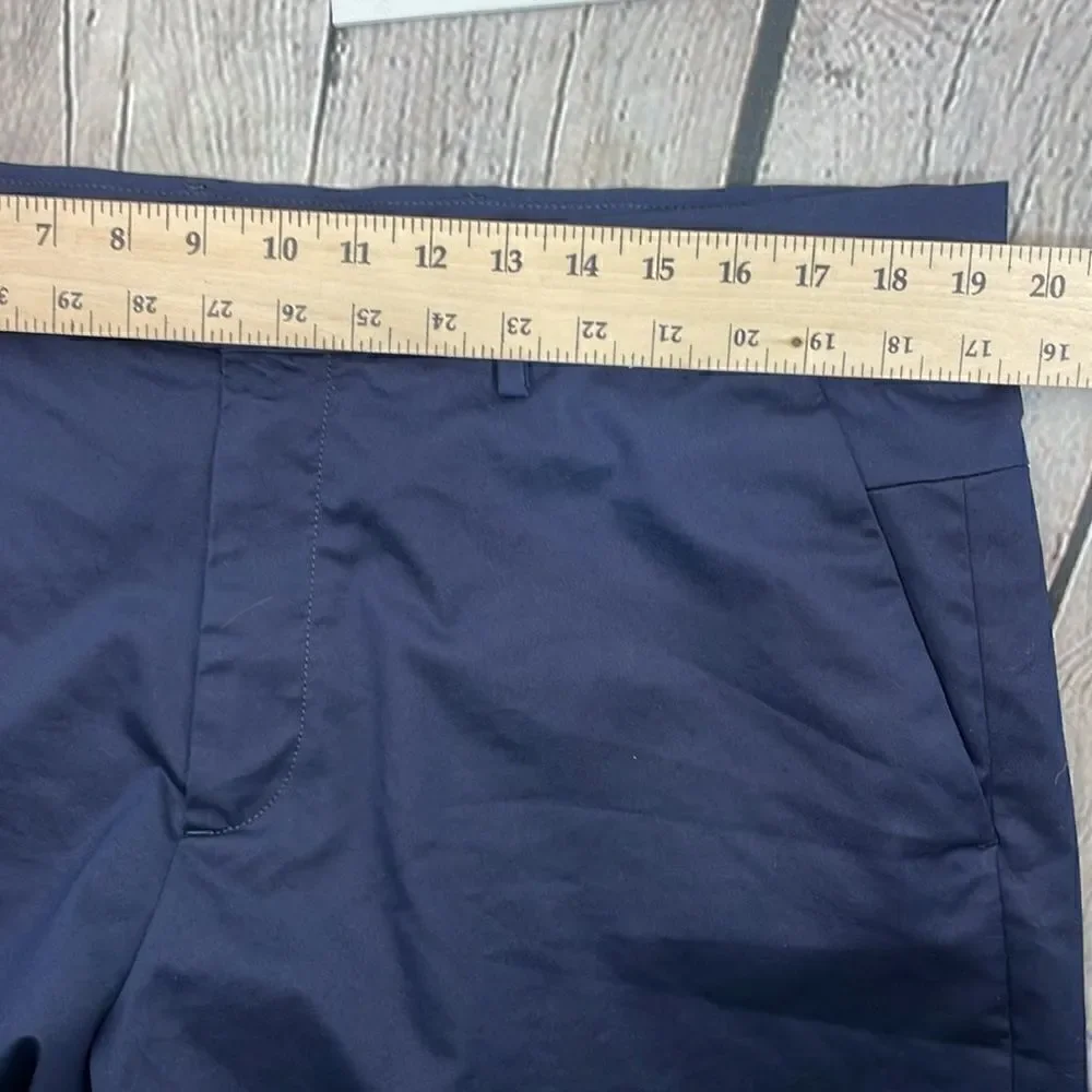 Banana Republic Aiden Shorts Navy size 38”